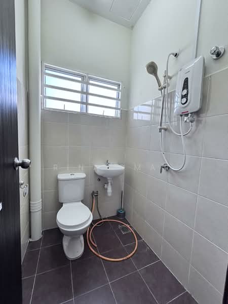 Taman Meru Suria untuk Untuk Disewa - RM 1,600 /bulan, Mac 2026 - Bathroom - PropertyGuru.com.my