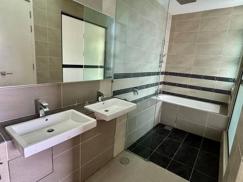 Semi-Detached House for Sale in Eco Botanic (Iskandar Puteri (Nusajaya)) - Jamie Lee - Bathroom - PropertyGuru.com.my