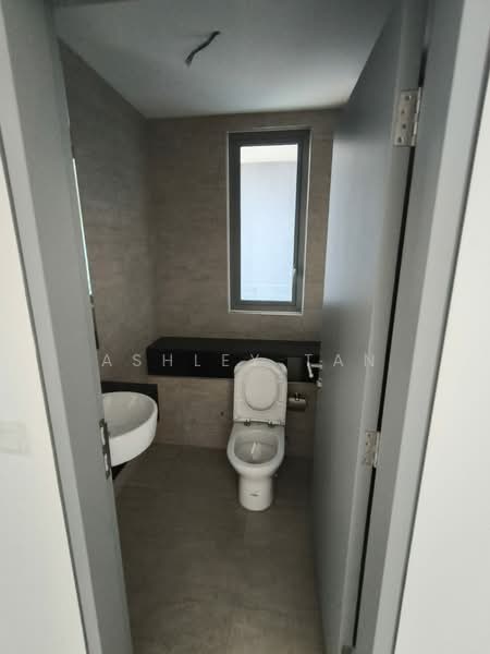 Kondominium untuk Dijual di Triuni Residences - Ashley Tan - Bathroom - PropertyGuru.com.my