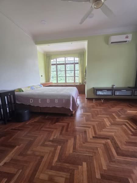 Terraced House for Sale in Bandar Putra Permai (Seri Kembangan) - Debbie Tey - Master Bedroom - PropertyGuru.com.my