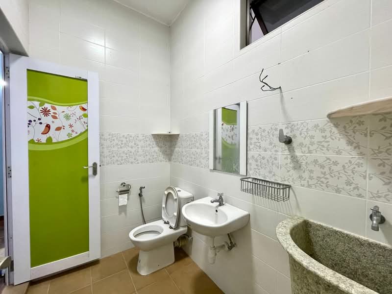 Terraced House for Sale in Kampung Sungai Nibong (Bayan Lepas) - Ronald Kee - Bathroom - PropertyGuru.com.my