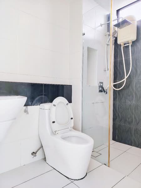 Service Residence for Sale at Sky Peak Residences - Yvonne Lim - Bathroom - PropertyGuru.com.my