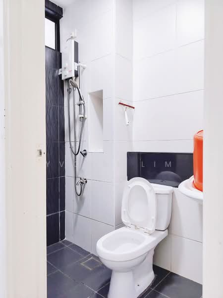 Service Residence for Sale at Sky Peak Residences - Yvonne Lim - Bathroom - PropertyGuru.com.my