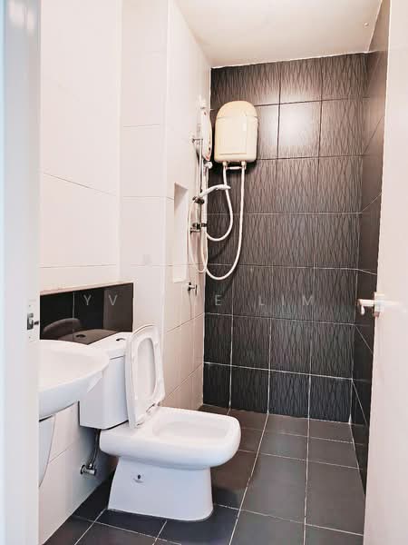Service Residence for Sale at Sky Peak Residences - Yvonne Lim - Bathroom - PropertyGuru.com.my