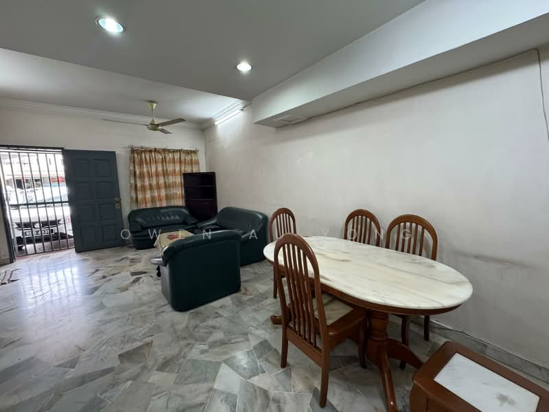 Taman Sri Sinar untuk Untuk Dijual - RM 650,000, Apr 2026 - Living Room - PropertyGuru.com.my