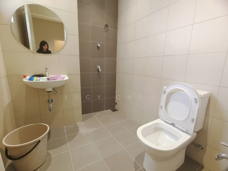 2-storey Terraced House for Sale in Bandar Gamuda Gardens (Rawang) - Lucy Chow - Bathroom - PropertyGuru.com.my