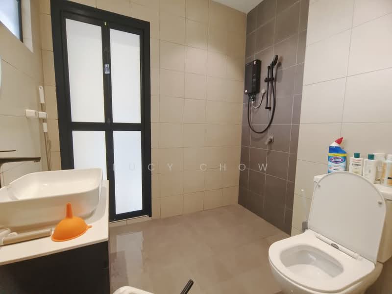 2-storey Terraced House for Sale in Bandar Gamuda Gardens (Rawang) - Lucy Chow - Bathroom - PropertyGuru.com.my