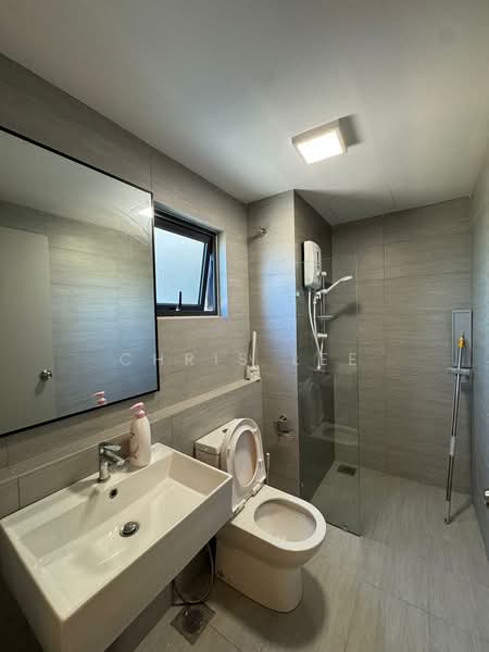 Servis Apartment untuk Disewa di Maya Bay Residences @ Gamuda Cove - Chris Lee - Bathroom - PropertyGuru.com.my