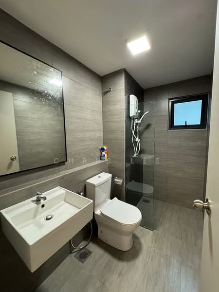 Servis Apartment untuk Disewa di Maya Bay Residences @ Gamuda Cove - Chris Lee - Bathroom - PropertyGuru.com.my