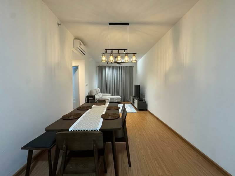 Servis Apartment untuk Disewa di Maya Bay Residences @ Gamuda Cove - Chris Lee - Living Room - PropertyGuru.com.my