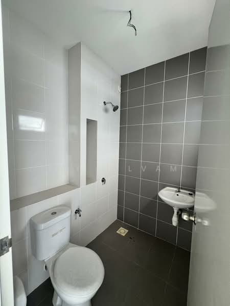 Semi-Detached House for Sale in Puncak Alam (Selangor) - Jay Selvam - Bathroom - PropertyGuru.com.my