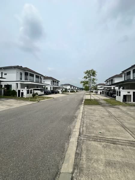 Semi-Detached House for Sale in Puncak Alam (Selangor) - Jay Selvam - Exterior - PropertyGuru.com.my