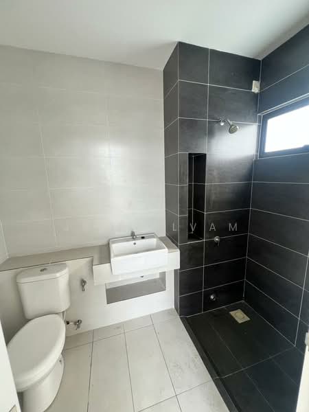 Semi-Detached House for Sale in Puncak Alam (Selangor) - Jay Selvam - Bathroom - PropertyGuru.com.my