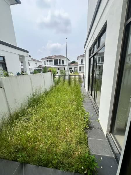 Semi-Detached House for Sale in Puncak Alam (Selangor) - Jay Selvam - Exterior - PropertyGuru.com.my