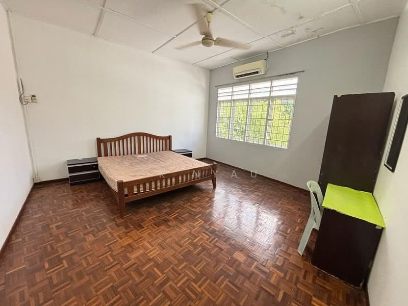 Ipoh bercham cahaya tasek partial furnished 2 storey house for rent untuk Untuk Disewa - RM 1,400 /bulan, Mac 2026 - Bedroom - PropertyGuru.com.my