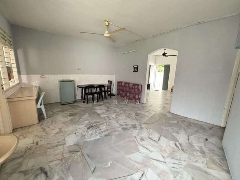 Ipoh bercham cahaya tasek partial furnished 2 storey house for rent untuk Untuk Disewa - RM 1,400 /bulan, Mac 2026 - Interior - PropertyGuru.com.my