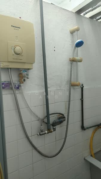 Taman Sri Setia untuk Untuk Disewa - RM 400 /bulan, Mac 2026 - Bathroom - PropertyGuru.com.my