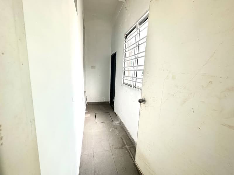 2-storey Terraced House for Rent in Taman Mount Austin (Tebrau) - Linda Lee - Corridor - PropertyGuru.com.my