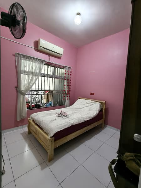 2-storey Terraced House for Sale in Setia Tropika (Johor Bahru) - Kent Loi - Bedroom - PropertyGuru.com.my