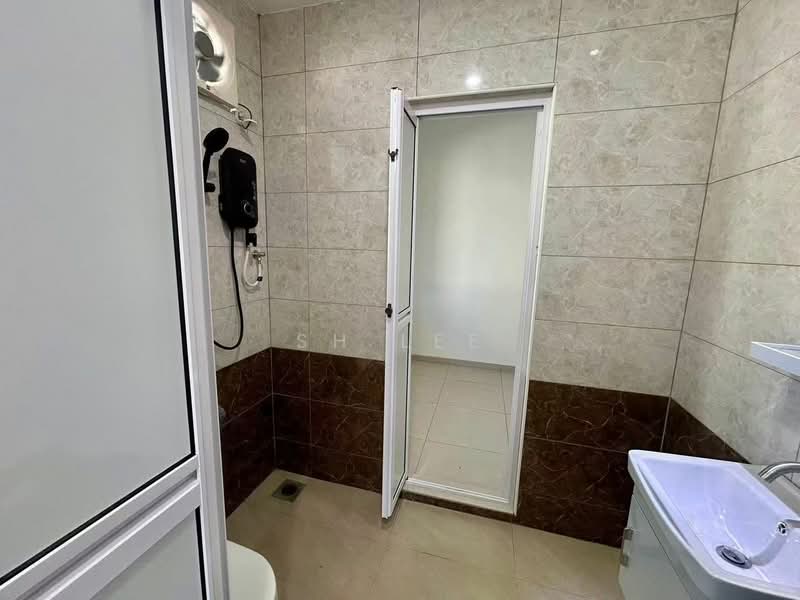 2-storey Terraced House for Rent in Butterworth (Penang) - SH Lee - Bathroom - PropertyGuru.com.my