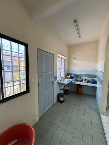 Ipoh chemor freehold renovated extended 2 storey house for sale untuk Untuk Dijual - RM 300,000, Mac 2026 - Kitchen - PropertyGuru.com.my