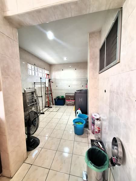 2-storey Terraced House for Sale in Usj 11 (Subang Jaya) - Lily Chua - Yard - PropertyGuru.com.my