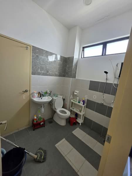 2-storey Terraced House for Sale in Taman Bestari Perdana (Pasir Gudang) - Elleyna Soo - Bathroom - PropertyGuru.com.my