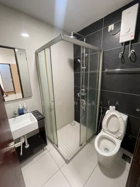 Condominium for Rent at Kings Bay @ Country Garden Danga Bay - Stella Narita - PropertyGuru.com.my