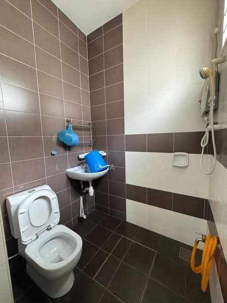 Taman Setia Indah untuk Untuk Disewa - RM 2,900 /bulan, Mac 2026 - Bathroom - PropertyGuru.com.my