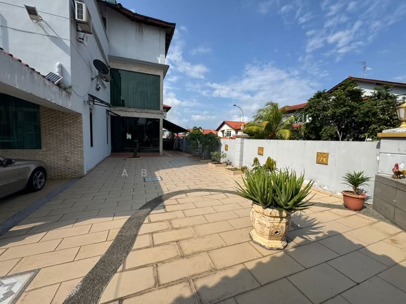2.5-storey Terraced House for Sale in Taman Sutera Utama (Skudai) - Abby Ting - Exterior - PropertyGuru.com.my