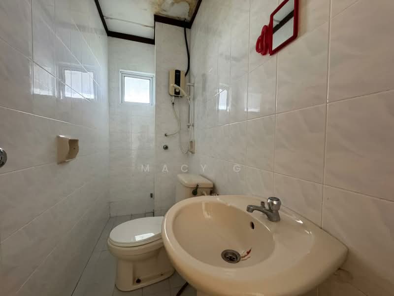 Condominium for Sale at Tanjung Samudera Condominium - Macy G - Bathroom - PropertyGuru.com.my