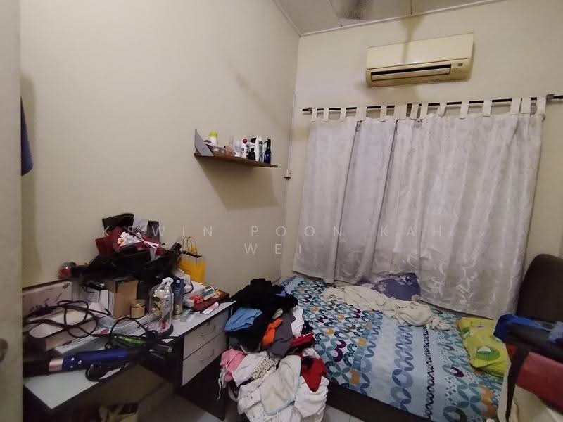 2-storey Terraced House for Sale in TAMAN PUCHONG UTAMA (Puchong) - Kewin Poon Kah Wei - Bedroom - PropertyGuru.com.my