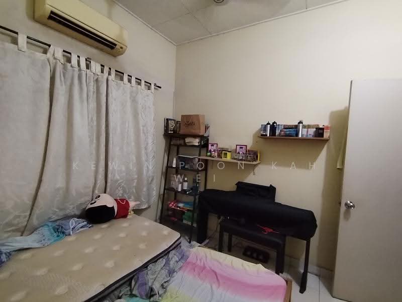 2-storey Terraced House for Sale in TAMAN PUCHONG UTAMA (Puchong) - Kewin Poon Kah Wei - Bedroom - PropertyGuru.com.my