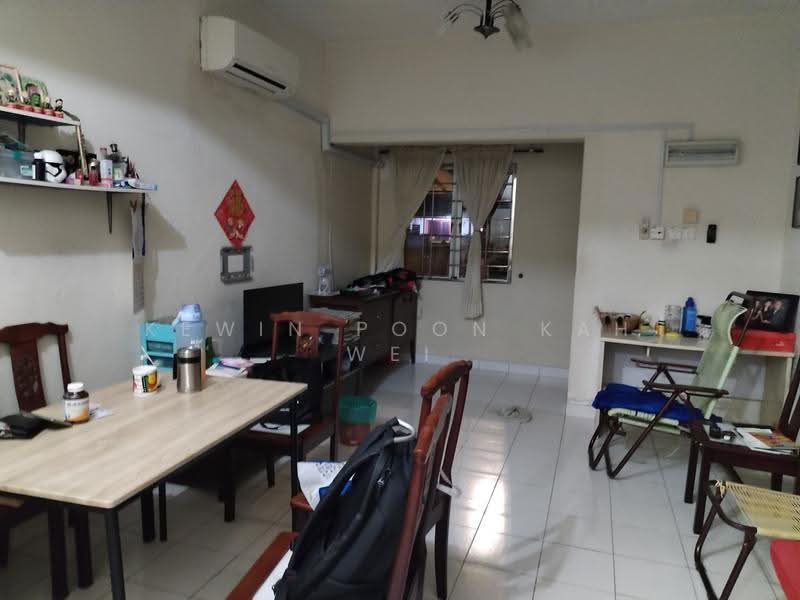 2-storey Terraced House for Sale in TAMAN PUCHONG UTAMA (Puchong) - Kewin Poon Kah Wei - Living Room - PropertyGuru.com.my
