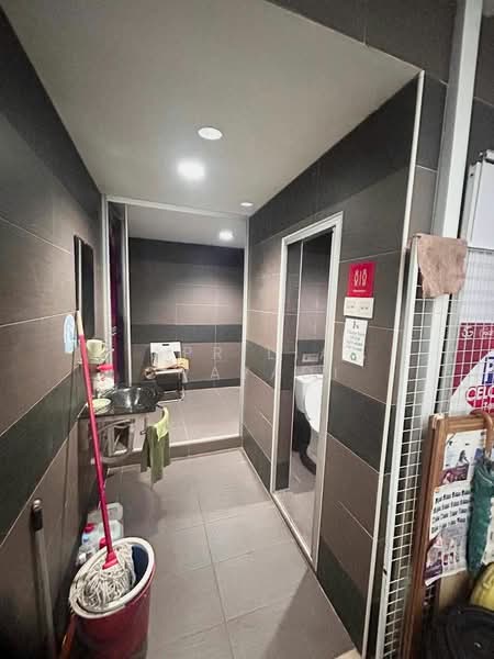 Shop for Rent in Taman Ungku Tun Aminah (Skudai) - APRILIA CHAYADI - Bathroom - PropertyGuru.com.my