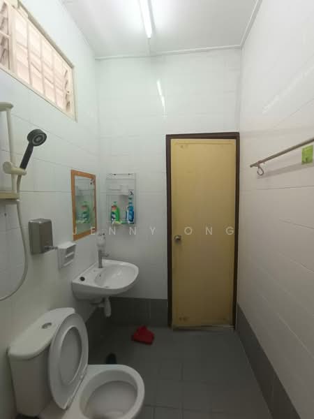 2-storey Terraced House for Sale in Bagan Lalang (Butterworth) - Jenny Ong - Bathroom - PropertyGuru.com.my
