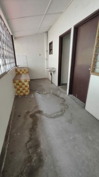 Taman Eastern untuk Untuk Dijual - RM 900,000, Mac 2026 - 1st Floor Kitchen - PropertyGuru.com.my