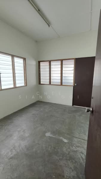 Taman Eastern untuk Untuk Dijual - RM 900,000, Mac 2026 - 1st Floor Bedroom - PropertyGuru.com.my