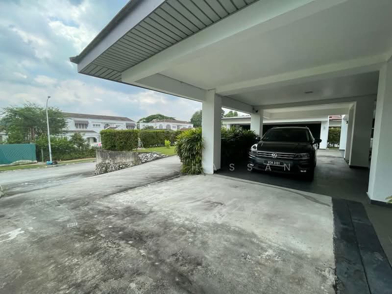 Bungalow for Sale in Sultan Abdul Aziz Shah Golf & Country Club (Shah Alam) - Nazri Hassan - Exterior - PropertyGuru.com.my