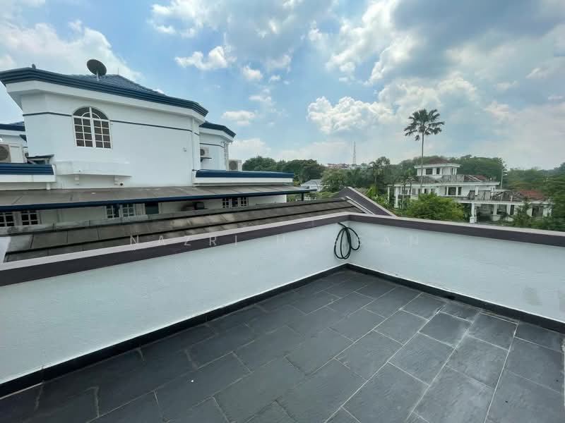 Bungalow for Sale in Sultan Abdul Aziz Shah Golf & Country Club (Shah Alam) - Nazri Hassan - Roof - PropertyGuru.com.my
