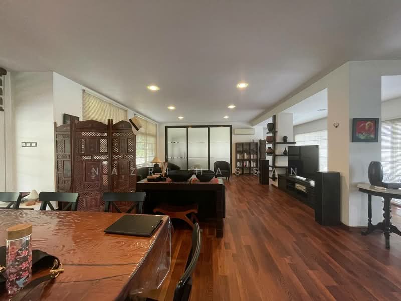 Bungalow for Sale in Sultan Abdul Aziz Shah Golf & Country Club (Shah Alam) - Nazri Hassan - Living Room - PropertyGuru.com.my