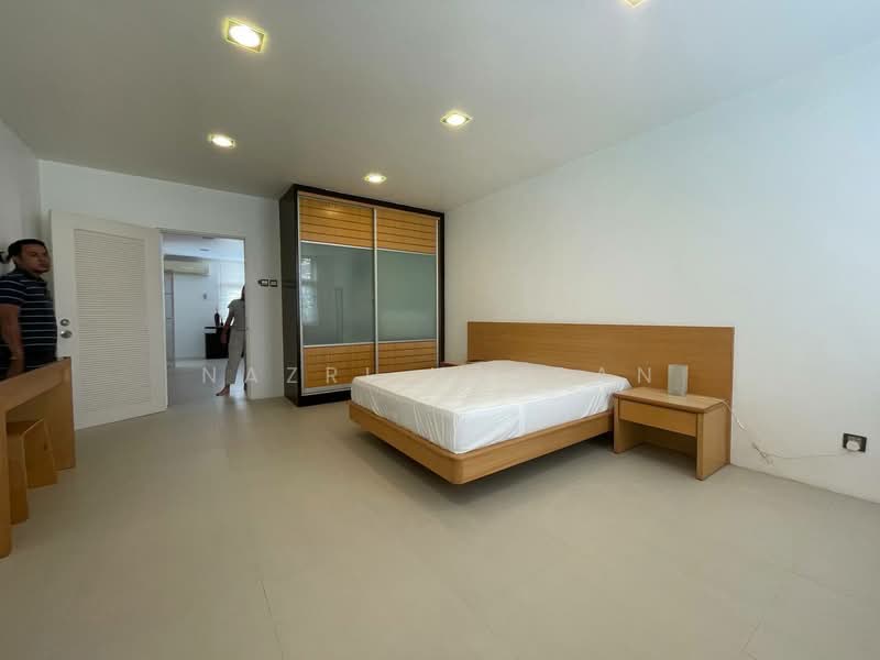 Bungalow for Sale in Sultan Abdul Aziz Shah Golf & Country Club (Shah Alam) - Nazri Hassan - Bedroom - PropertyGuru.com.my