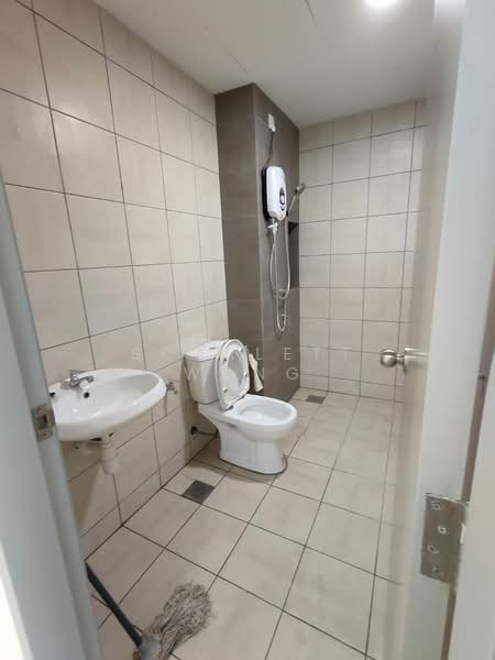 Service Residence for Rent at ANYA at Shorea Park - Scarlett Wong - Bathroom - PropertyGuru.com.my