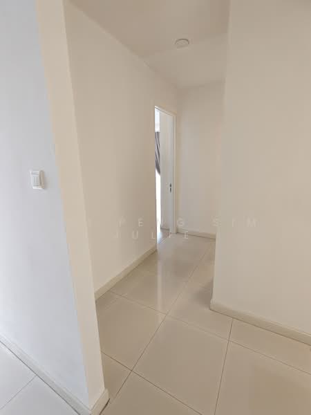 Servis Apartment untuk Dijual di Camellia Serviced Suites - Ooi Peng Sim Julie - Corridor - PropertyGuru.com.my