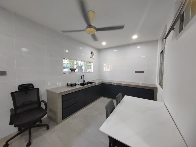 Taman Setia Indah untuk Untuk Dijual - RM 688,000, Apr 2026 - Kitchen - PropertyGuru.com.my
