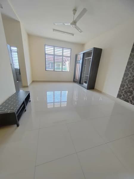 2-storey Terraced House for Rent in Johor Bahru (Johor) - Alice Chia - Living Room - PropertyGuru.com.my