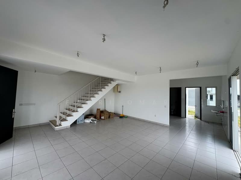 2-storey Terraced House for Sale in Bandar Bukit Raja (Klang) - Fazri Omar - Living Room - PropertyGuru.com.my