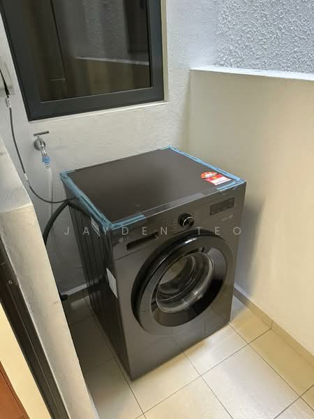 Servis Apartment untuk Disewa di United Point (Residensi Berpadu) - Jayden Teo - Balcony - PropertyGuru.com.my