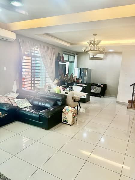 Cluster House for Sale in Austin Heights (Tebrau) - Chen Shieh Yu - Living Room - PropertyGuru.com.my