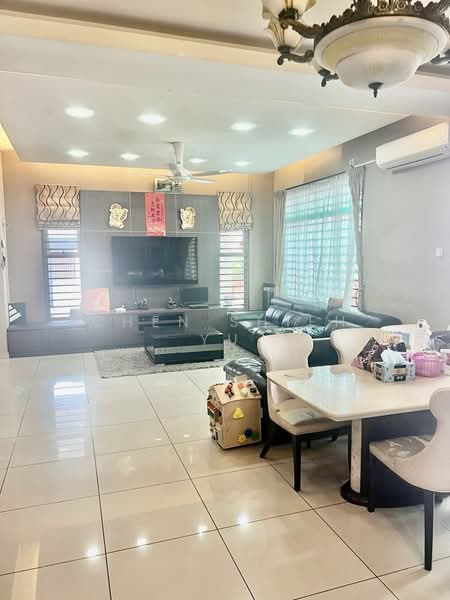 Cluster House for Sale in Austin Heights (Tebrau) - Chen Shieh Yu - Living Room - PropertyGuru.com.my